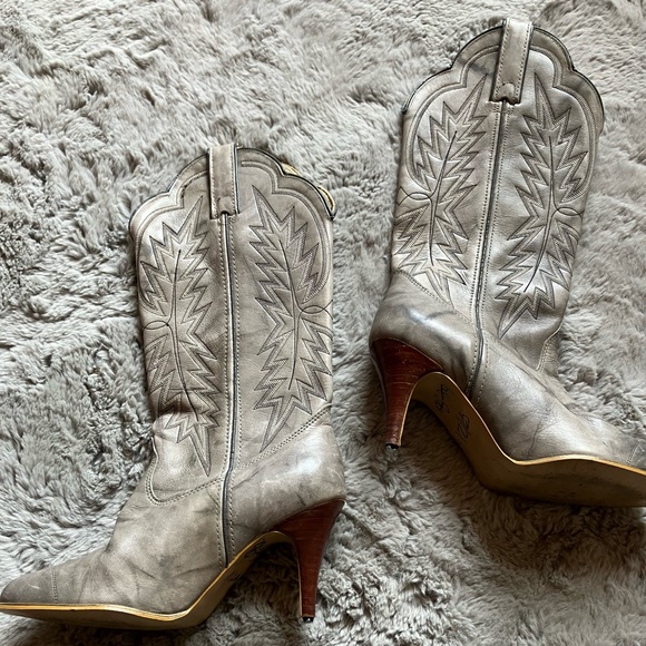 Grey Leather Vintage Western Cowboy Boots by Jeenz Bootz 7M with gold trim - Picture 2 of 6
